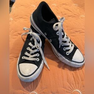 Women’s Converse Size 7